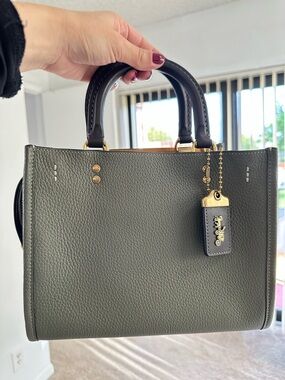 Coach Rogue 25 in Army Green-Like New